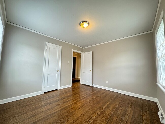Building Photo - 500 Elm St