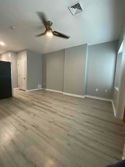 Building Photo - 3109 6th Ave