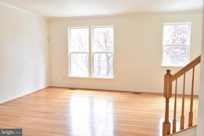 Building Photo - 2542 Banshire Dr