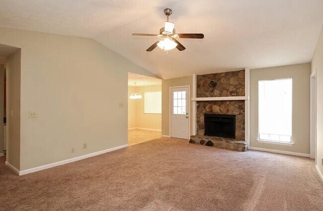Building Photo - 2604 Wildflower Ln SW