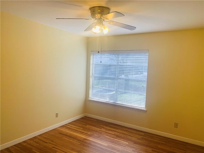 Building Photo - 307 N San Marcos St