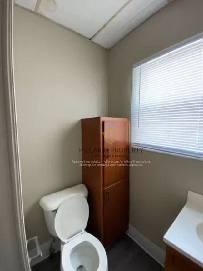 Building Photo - 347 Richmond Ave