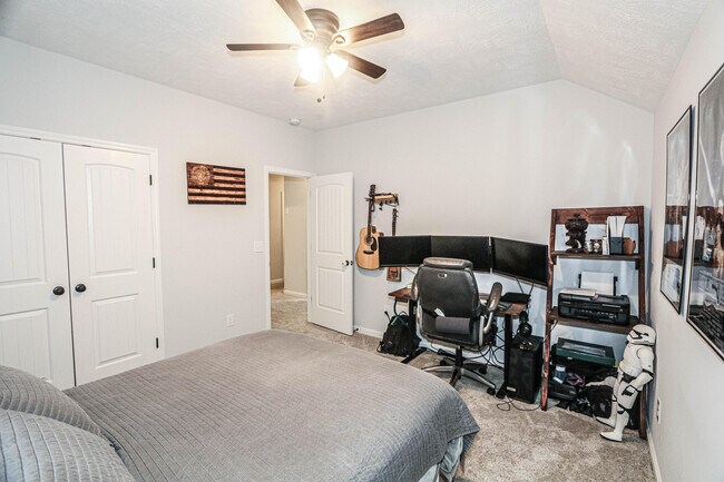 Building Photo - 550 Jensen Ln