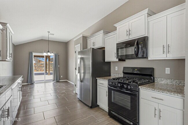 Building Photo - 14609 Carlo Alvarado Dr