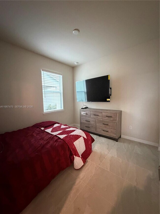 Building Photo - 12251 SW Periwinkle Ct