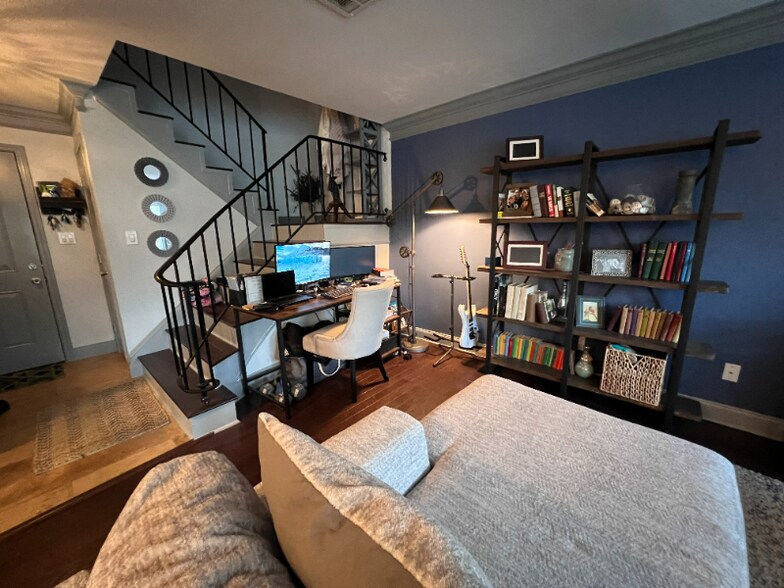 Building Photo - 6980 Roswell Rd