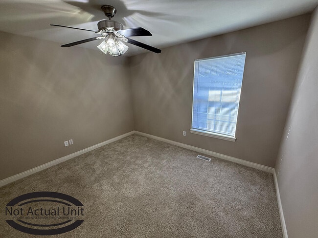 Building Photo - 1850 N Orie Dr