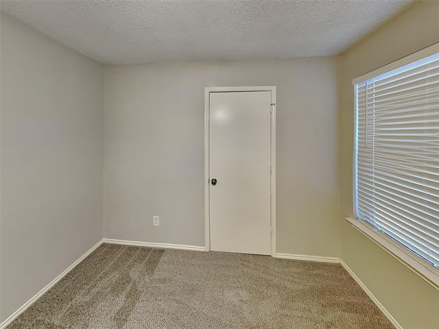Building Photo - 4931 Darrow Ln