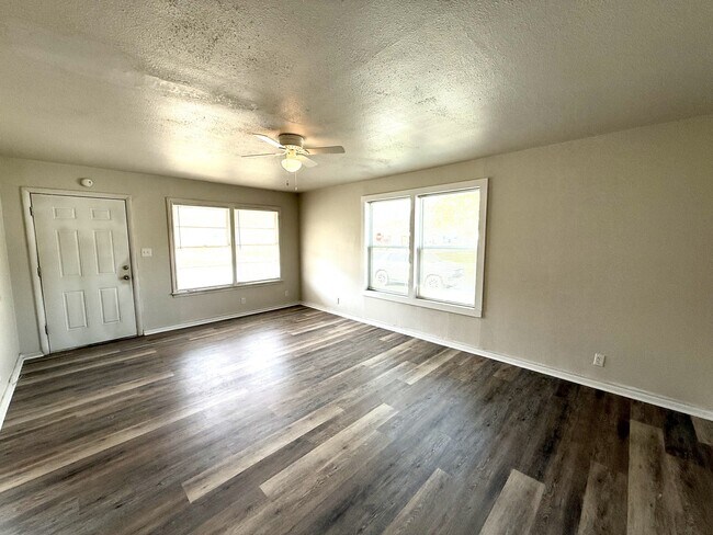 Building Photo - 330 C St