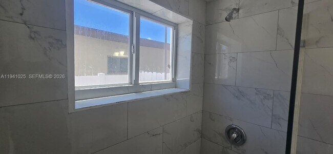 Building Photo - 8430 Harding Ave