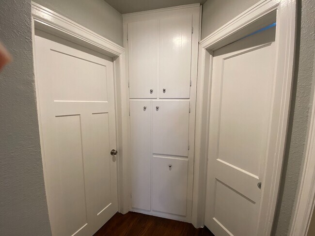 Building Photo - 4711 E 4th Pl