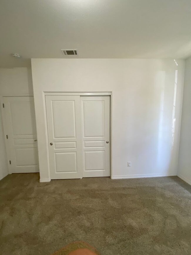 Building Photo - Beautiful Somerset Single Story Townhome N...
