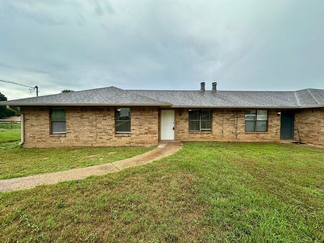 Primary Photo - Available Now! Newly Updated 3/2 in Flint!