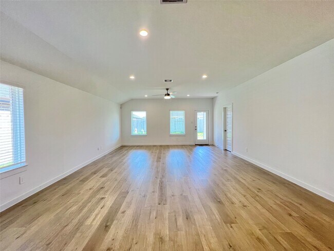 Building Photo - 30243 Lone Peak Dr