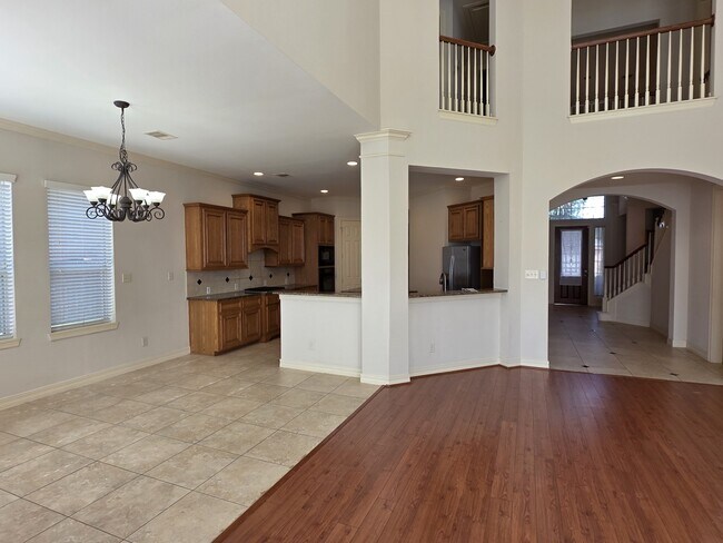 Building Photo - 7006 Paxton Ct