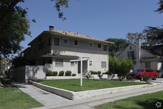 Building Photo - Locust Street Apartments
