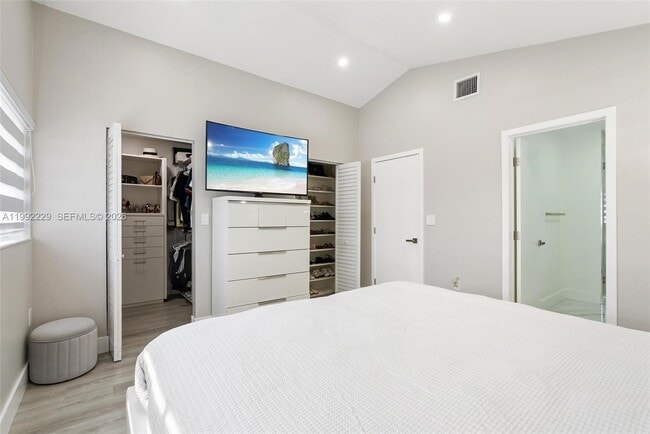 Building Photo - 1350 NW 123rd Ave