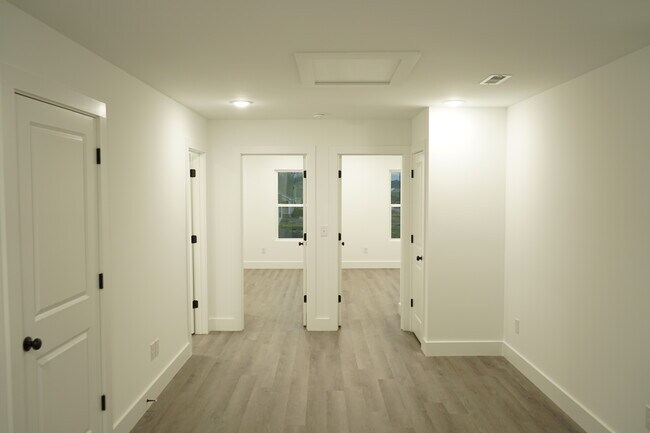 Building Photo - 781 Berry Rd