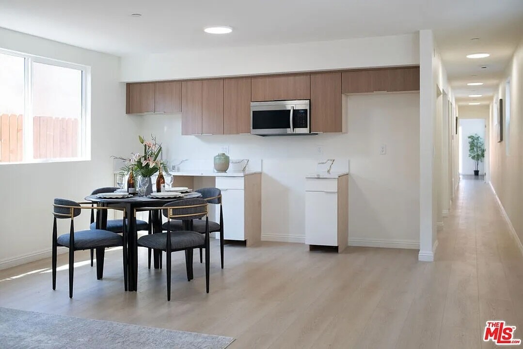 Building Photo - 1673 E 111th St