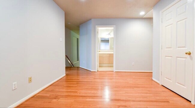 Building Photo - 4742 Stoney Point Ct