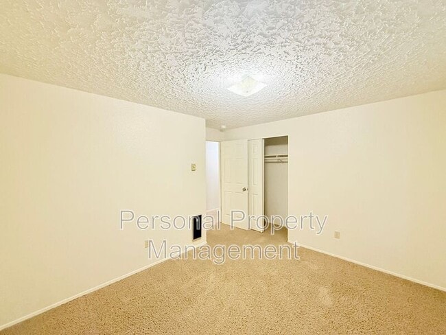 Building Photo - 708 W 31st St