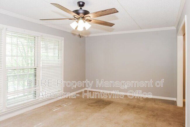 Building Photo - 11313 Mountain Crest Dr SE