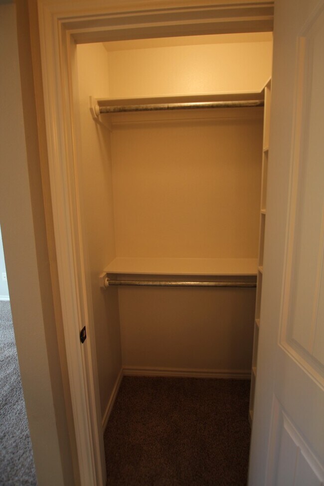 Building Photo - Coming Soon! Luxurious 3 Bed 2.5 Bath Rent...
