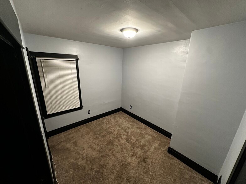 Building Photo - 40 Saint Florian St