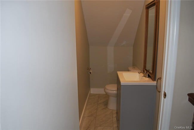 Building Photo - 249 Pine Island Turnpike