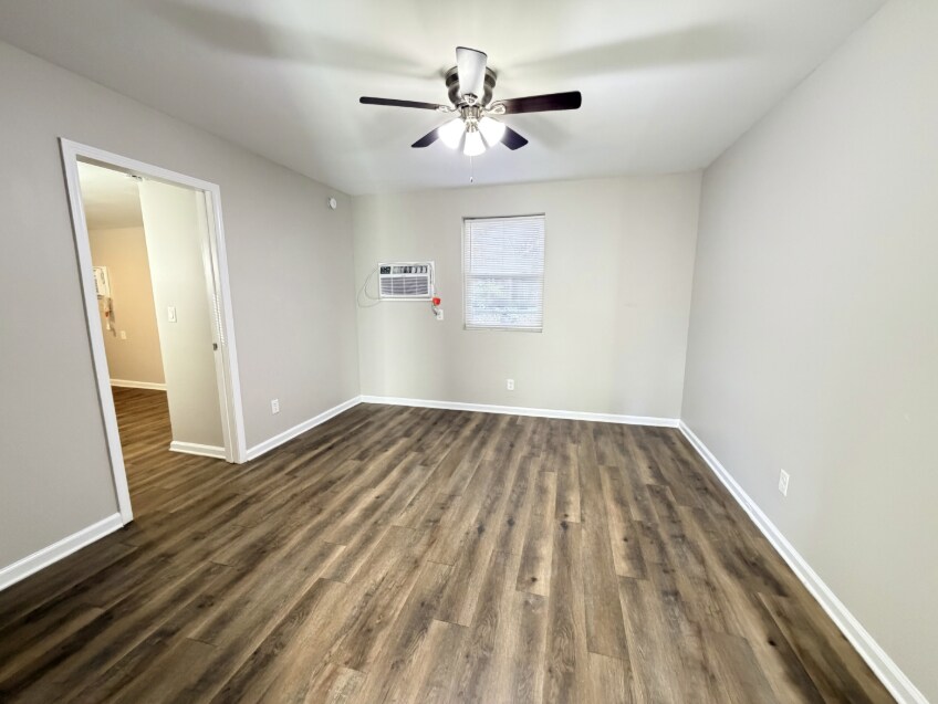 Building Photo - 3817 Peach Dr