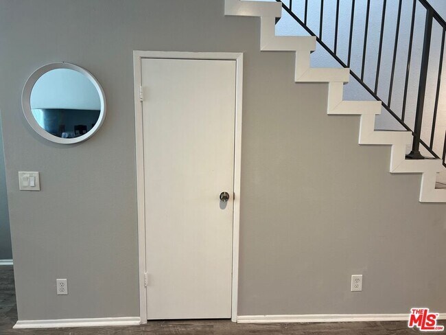 Building Photo - 1837 11th St