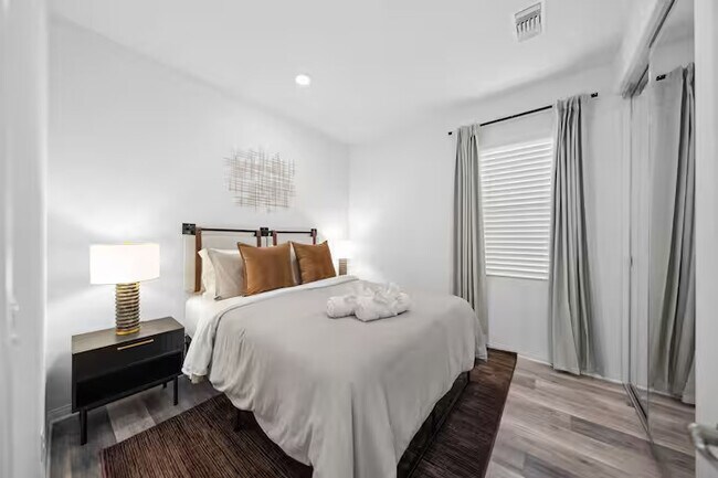 Building Photo - 7906 Montecito Ln