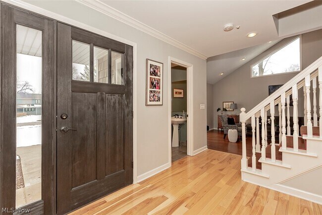 Building Photo - 26055 Hurlingham Rd