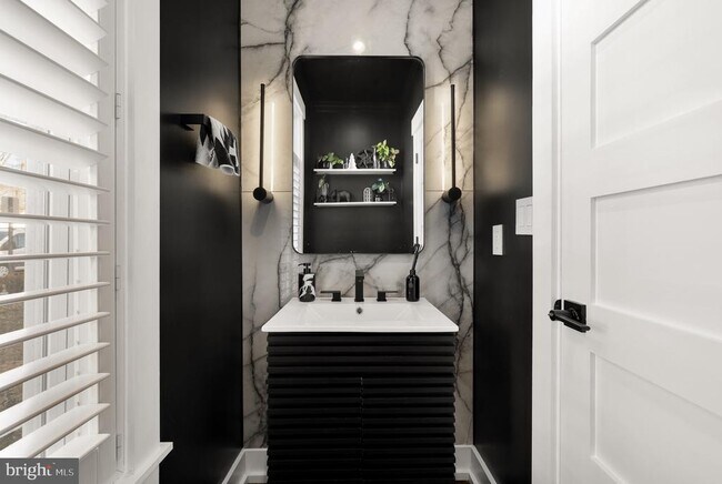 Building Photo - 4240 34th St