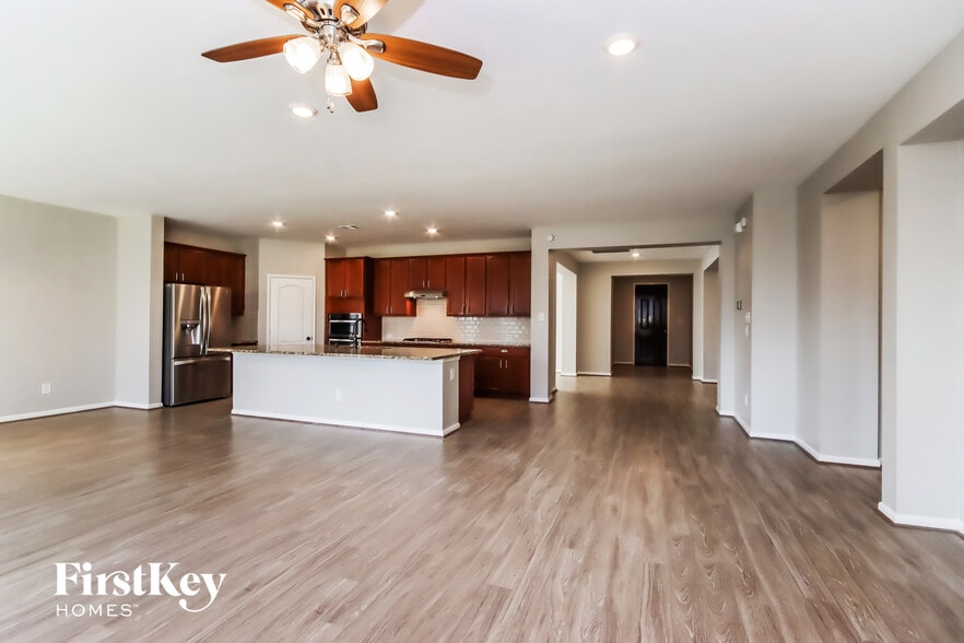 Building Photo - 25515 Kensington Lk Dr