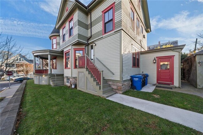 Building Photo - 350 Broadway