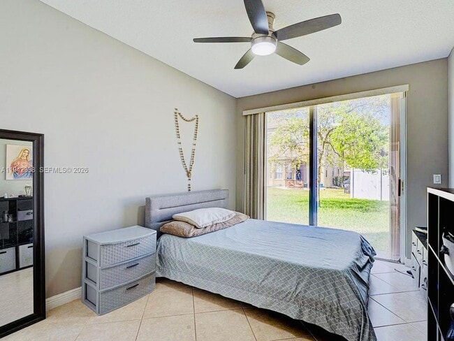 Building Photo - 4910 SW 163rd Ave