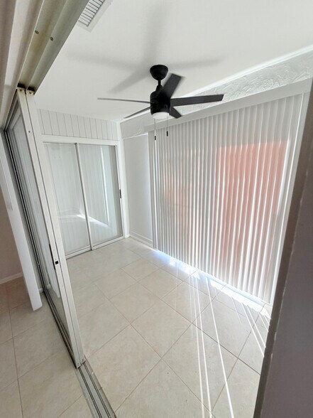 Building Photo - 1102 SE 8th Terrace