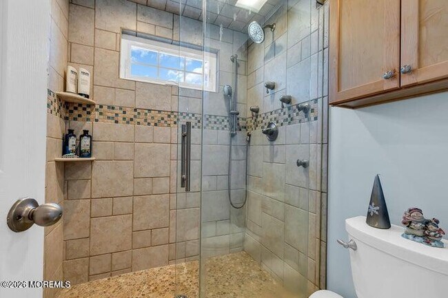 Building Photo - 28 E Bonita Way