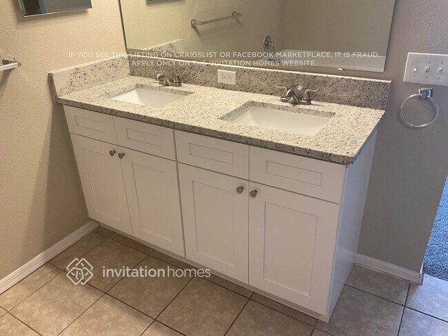 Building Photo - 1264 Myopia Hunt Club Dr