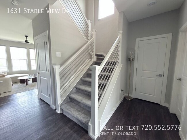 Building Photo - 1631 Stable View Dr