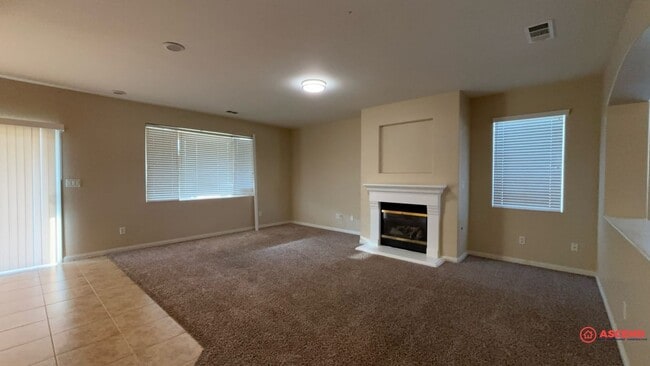 Building Photo - Splendid 5 Bedroom Off Westside Parkway!