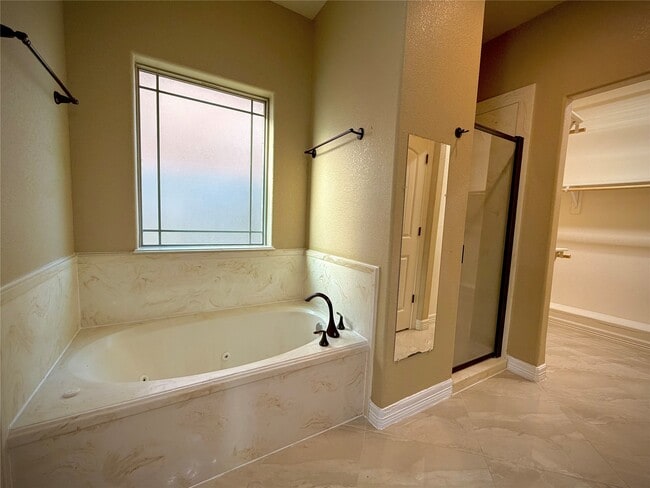 Building Photo - 3741 Debbie Ln