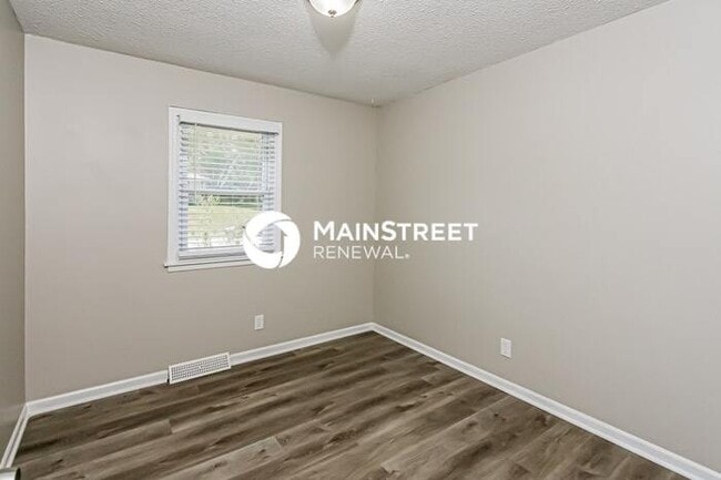 Building Photo - 3 Bedroom Pet-Friendly Home in LEAVENWORTH, KS with Main Street Renewal