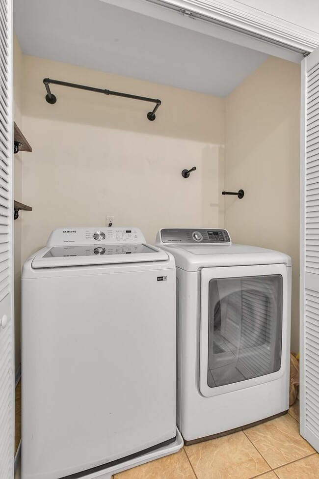 Building Photo - Surf City Home for Rent!