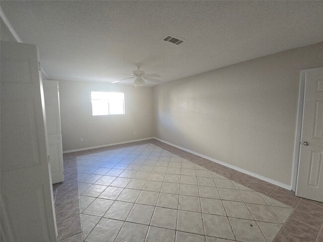 Building Photo - 2429 Salmon St