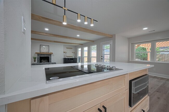 Building Photo - 3 Roserush Ct