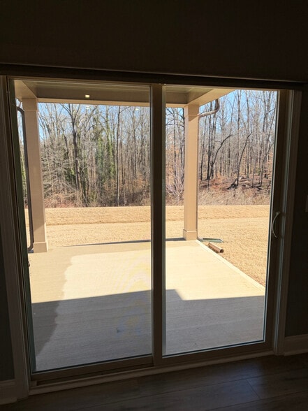 Building Photo - 1553 Cedar Tree Dr