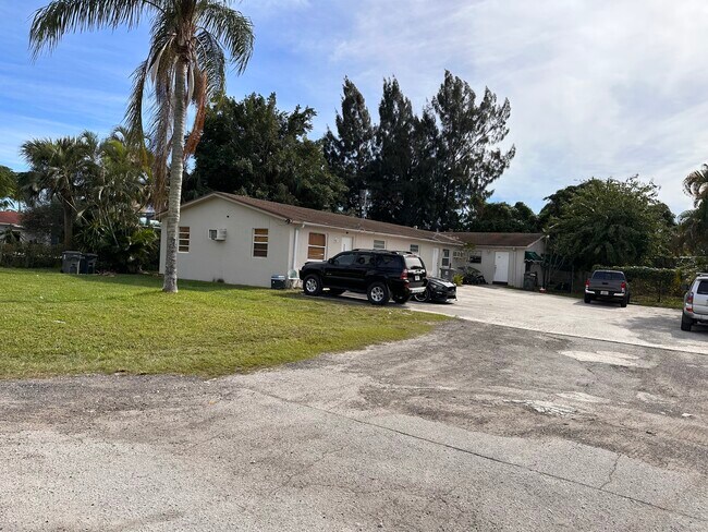 Building Photo - 4600 Kelmar Dr