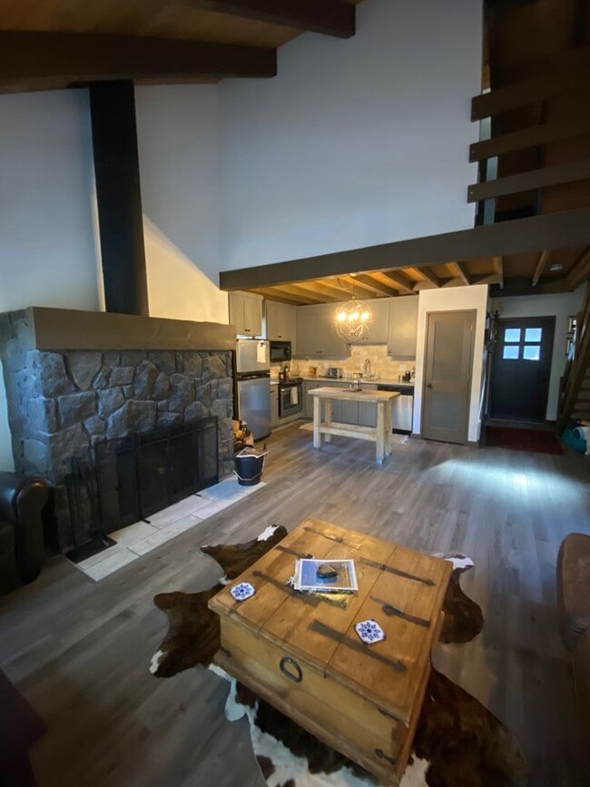 Building Photo - Furnished Cabin in Black Butte Ranch
